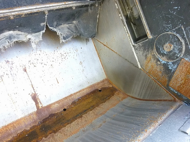 三菱ふそうキャンターパッカー車（塵芥車）小型（2t・3t）[写真20]