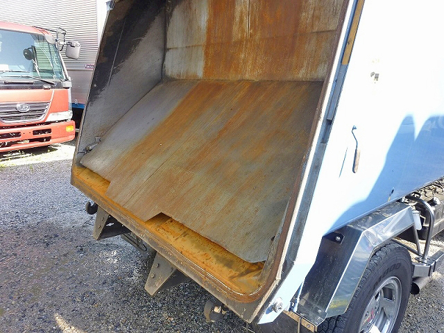 三菱ふそうキャンターパッカー車（塵芥車）小型（2t・3t）[写真25]