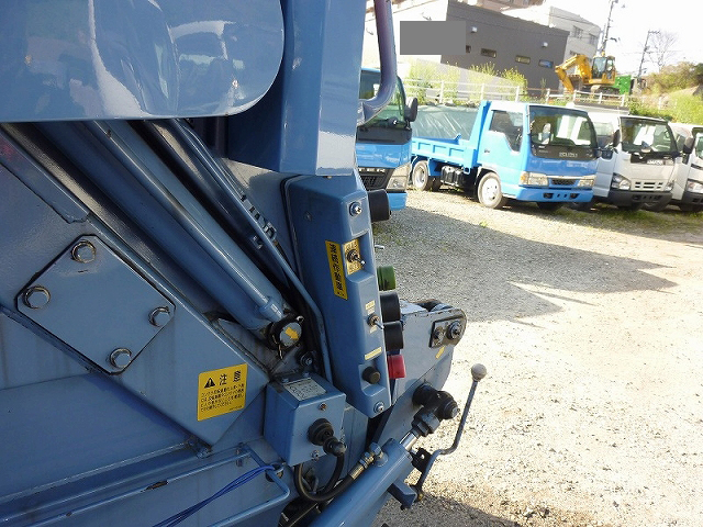 三菱ふそうキャンターパッカー車（塵芥車）小型（2t・3t）[写真26]