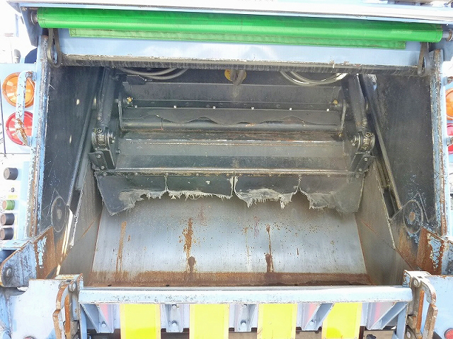 三菱ふそうキャンターパッカー車（塵芥車）小型（2t・3t）[写真05]