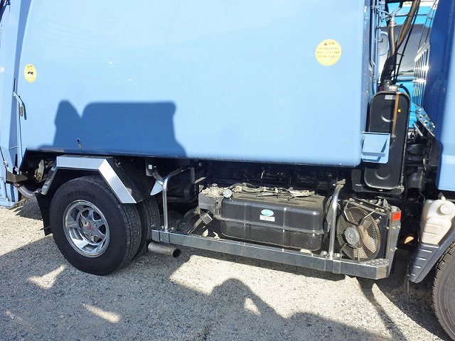 三菱ふそうキャンターパッカー車（塵芥車）小型（2t・3t）[写真08]