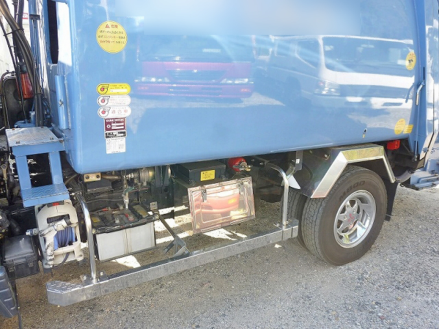 三菱ふそうキャンターパッカー車（塵芥車）小型（2t・3t）[写真09]