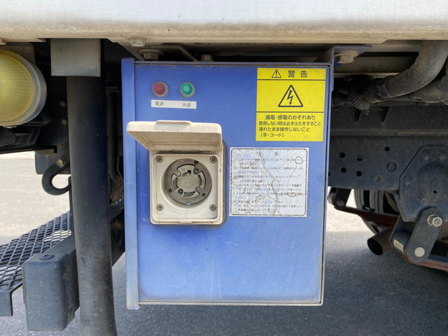 いすゞエルフ冷凍車（冷蔵車）小型（2t・3t）[写真16]