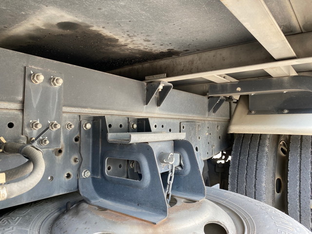 いすゞエルフ冷凍車（冷蔵車）小型（2t・3t）[写真17]