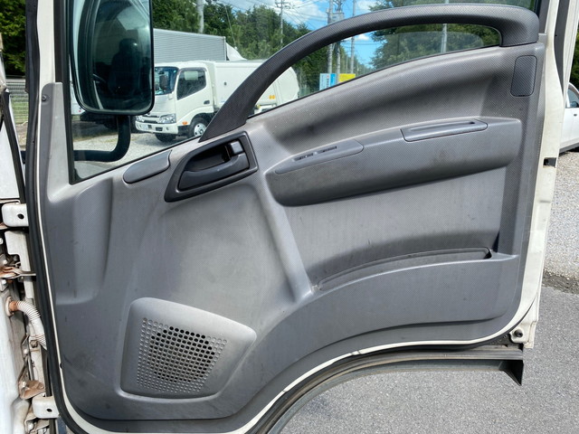 いすゞエルフ冷凍車（冷蔵車）小型（2t・3t）[写真27]