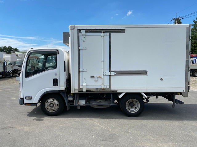 いすゞエルフ冷凍車（冷蔵車）小型（2t・3t）[写真05]