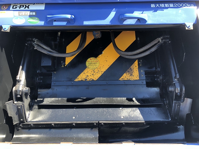 いすゞエルフパッカー車（塵芥車）小型（2t・3t）[写真10]