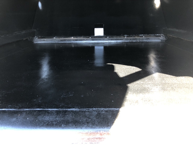 いすゞエルフパッカー車（塵芥車）小型（2t・3t）[写真12]