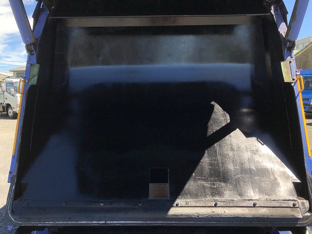 いすゞエルフパッカー車（塵芥車）小型（2t・3t）[写真13]