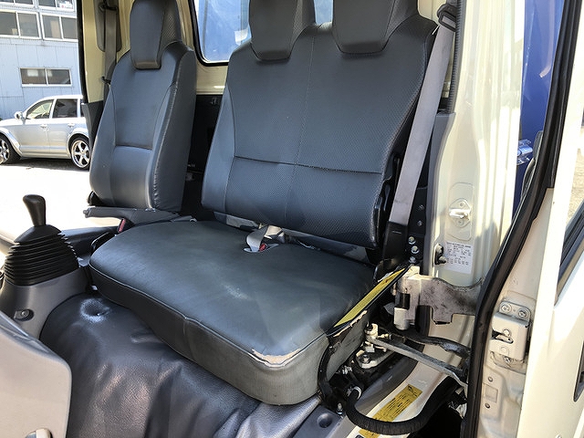 いすゞエルフパッカー車（塵芥車）小型（2t・3t）[写真17]