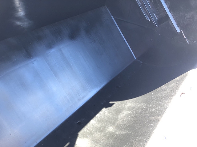 いすゞエルフパッカー車（塵芥車）小型（2t・3t）[写真20]