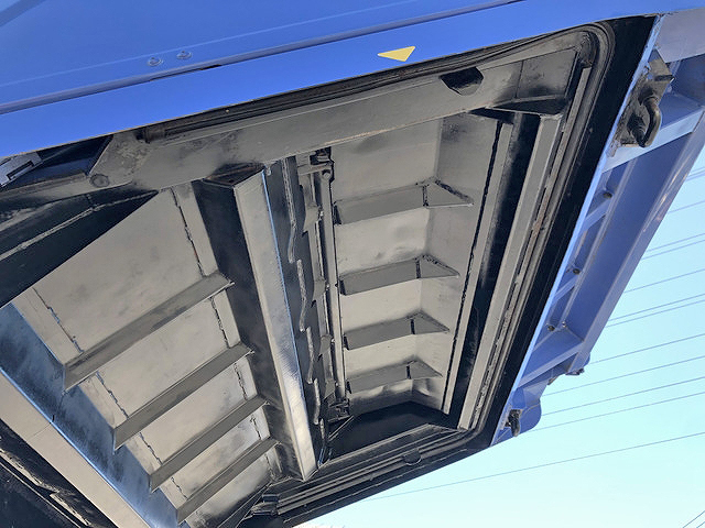 いすゞエルフパッカー車（塵芥車）小型（2t・3t）[写真23]