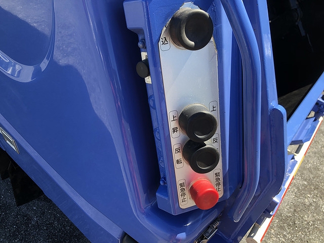 いすゞエルフパッカー車（塵芥車）小型（2t・3t）[写真27]