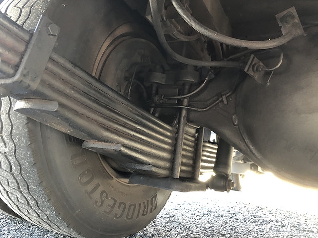 いすゞエルフパッカー車（塵芥車）小型（2t・3t）[写真36]