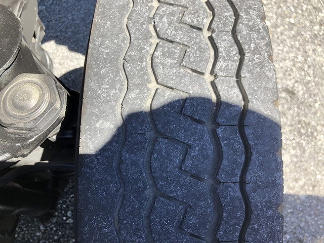 いすゞエルフパッカー車（塵芥車）小型（2t・3t）[写真39]