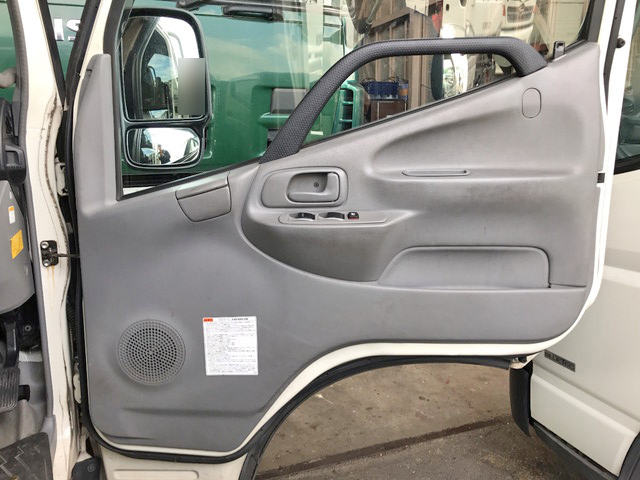 日野デュトロ平ボディ小型（2t・3t）[写真30]