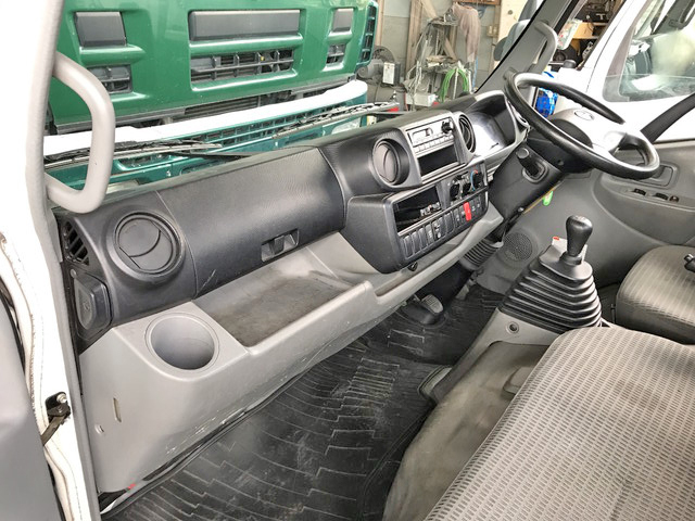 日野デュトロ平ボディ小型（2t・3t）[写真31]