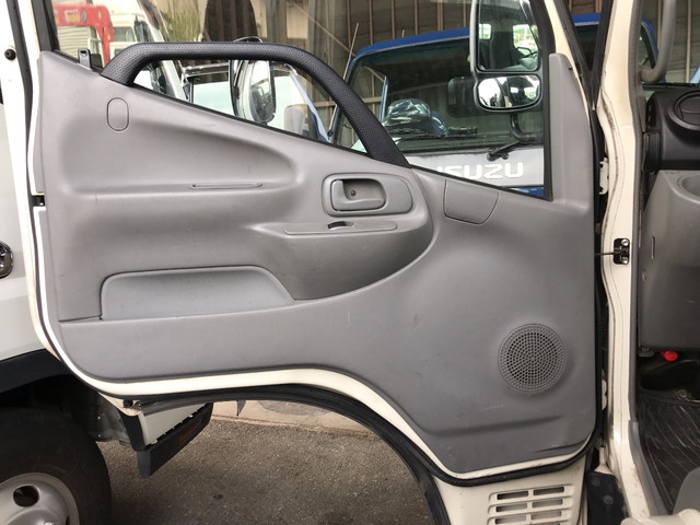 日野デュトロ平ボディ小型（2t・3t）[写真24]