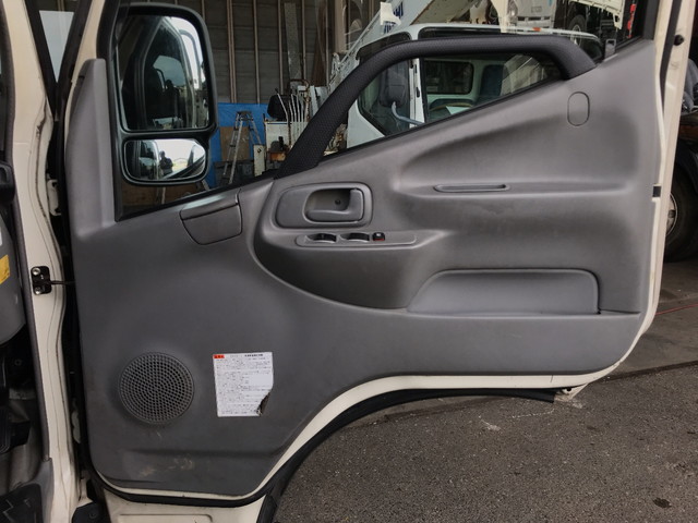 日野デュトロ平ボディ小型（2t・3t）[写真25]