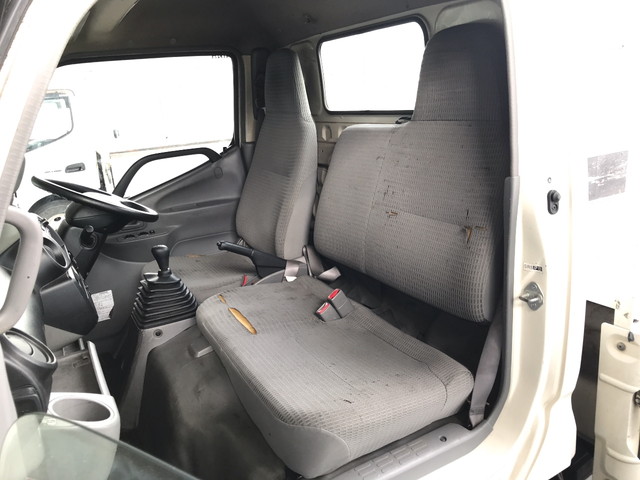 日野デュトロ平ボディ小型（2t・3t）[写真26]