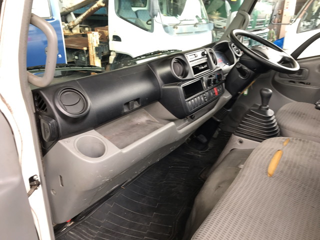 日野デュトロ平ボディ小型（2t・3t）[写真28]