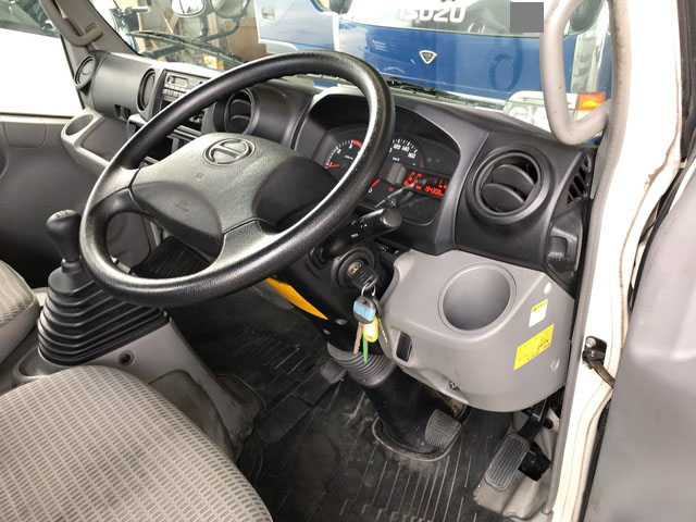 日野デュトロ平ボディ小型（2t・3t）[写真29]