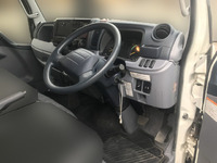 三菱ふそうキャンターガッツ平ボディ小型（2t・3t）[写真11]