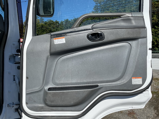 三菱ふそうスーパーグレートトレーラーヘッド（トラクターヘッド）大型（10t）[写真24]