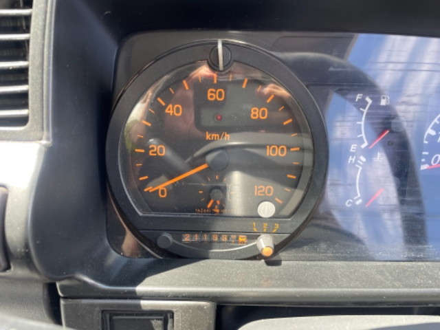 いすゞエルフアルミバン小型（2t・3t）[写真30]