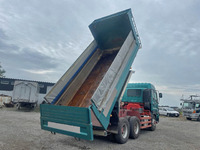 いすゞギガダンプ大型（10t）[写真11]