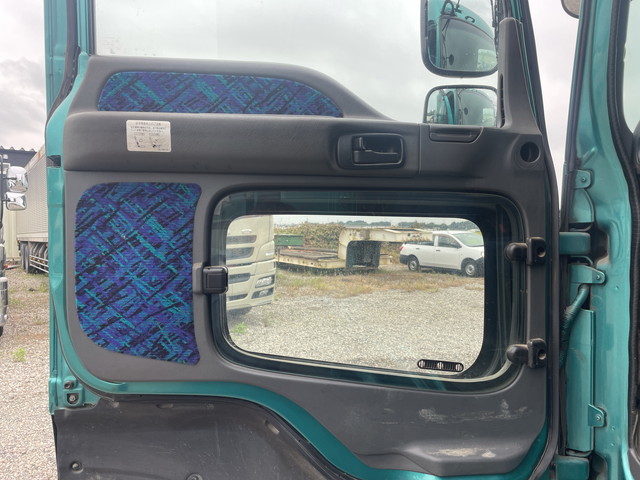 いすゞギガダンプ大型（10t）[写真26]