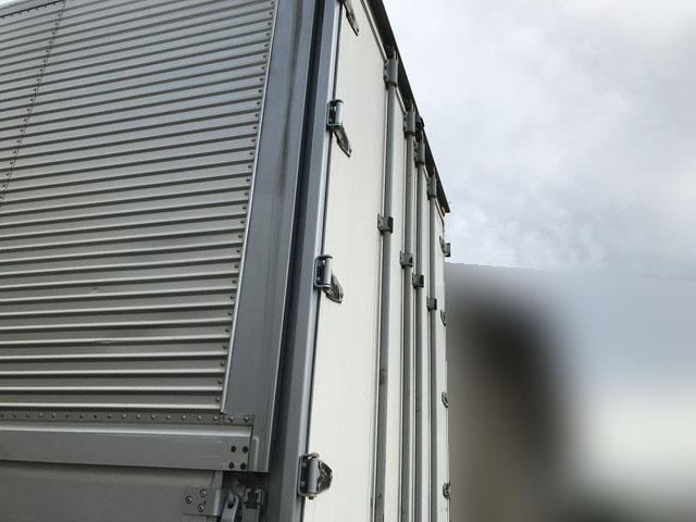 日野プロフィアアルミウイング大型（10t）[写真03]