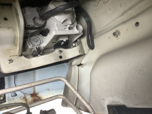 三菱ふそうキャンター平ボディ小型（2t・3t）[写真16]