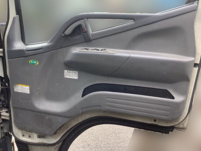 三菱ふそうキャンター平ボディ小型（2t・3t）[写真19]