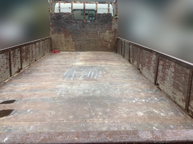 三菱ふそうキャンター平ボディ小型（2t・3t）[写真03]