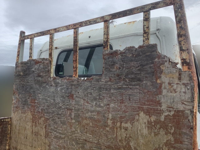 三菱ふそうキャンター平ボディ小型（2t・3t）[写真04]