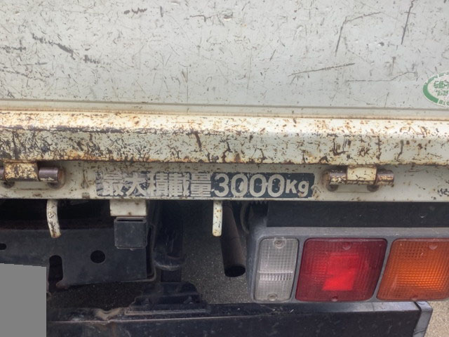 三菱ふそうキャンター平ボディ小型（2t・3t）[写真05]