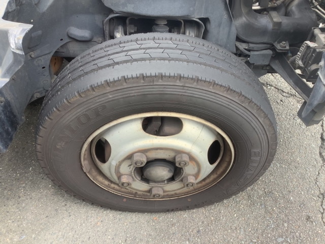 三菱ふそうキャンター平ボディ小型（2t・3t）[写真06]