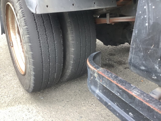 三菱ふそうキャンター平ボディ小型（2t・3t）[写真08]