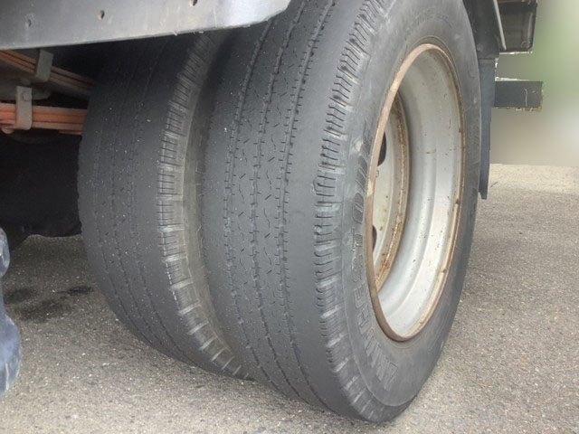 三菱ふそうキャンター平ボディ小型（2t・3t）[写真09]