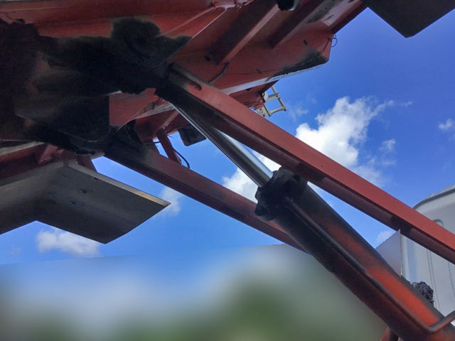 いすゞギガダンプ大型（10t）[写真10]