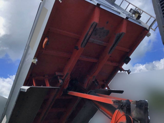 いすゞギガダンプ大型（10t）[写真08]