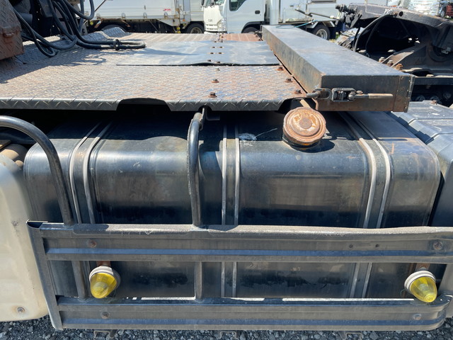 日野プロフィアトレーラーヘッド（トラクターヘッド）大型（10t）[写真15]