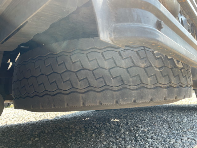 日野プロフィアトレーラーヘッド（トラクターヘッド）大型（10t）[写真18]