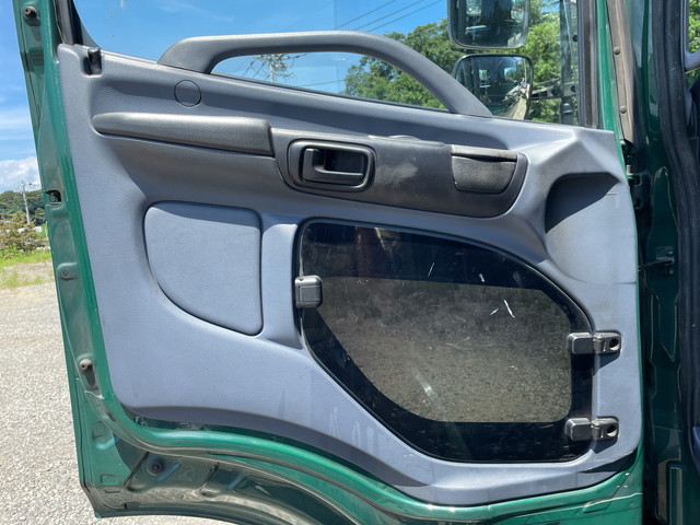 日野プロフィアトレーラーヘッド（トラクターヘッド）大型（10t）[写真24]