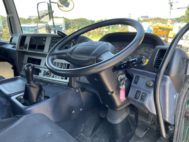 日野プロフィアトレーラーヘッド（トラクターヘッド）大型（10t）[写真27]