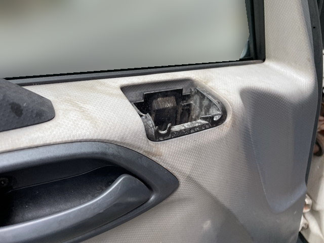 いすゞエルフパネルバン小型（2t・3t）[写真26]