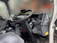 いすゞエルフパネルバン小型（2t・3t）[写真29]