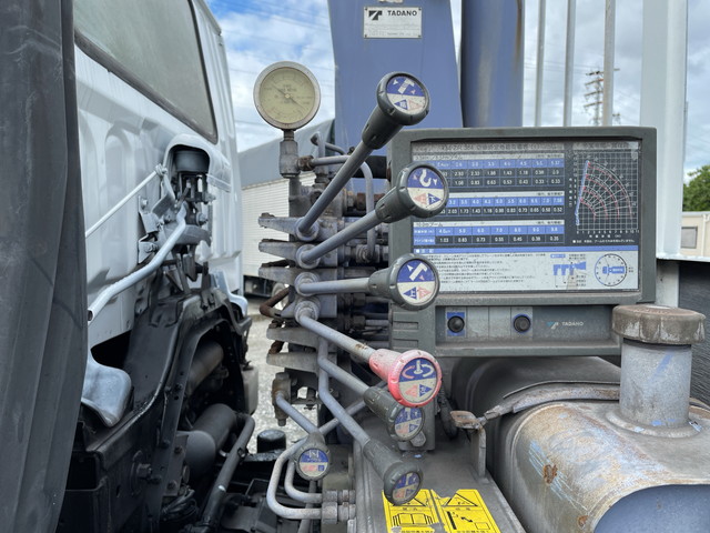 いすゞフォワードクレーン4段中型（4t）[写真16]