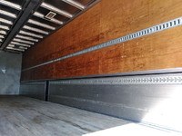 いすゞギガアルミウイング大型（10t）[写真13]